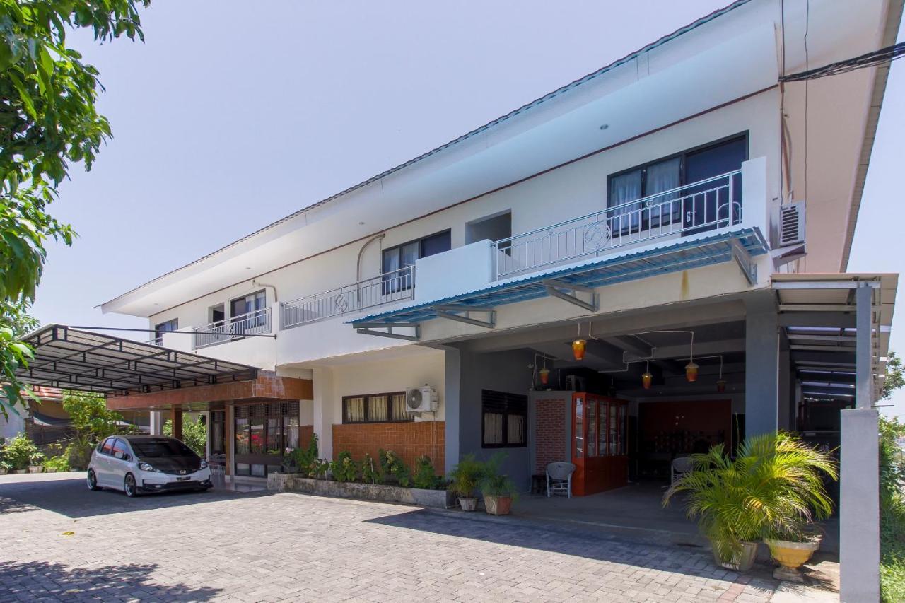 Hotel Reddoorz Near Sam Ratulangi Airport Manado Exterior foto