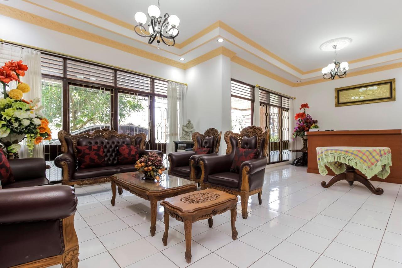 Hotel Reddoorz Near Sam Ratulangi Airport Manado Exterior foto