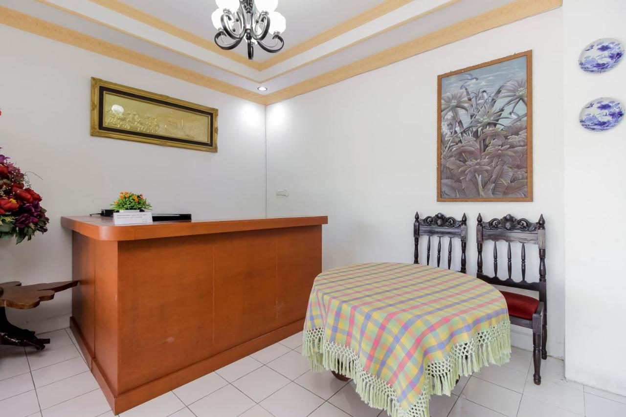 Hotel Reddoorz Near Sam Ratulangi Airport Manado Exterior foto